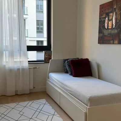 Alquiler de un apartamento moderno de tres habitaciones en un complejo residencial premium, 72 m², Belgrado, Belgrade Waterfront, Serbia