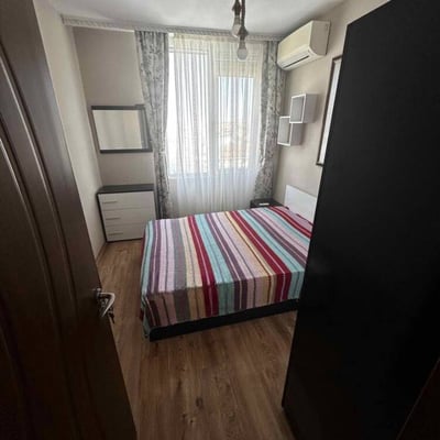 Alquiler de un apartamento amplio y luminoso, 113 m², Burgas, Bulgaria