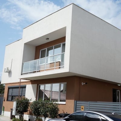 Location d’une villa confortable de trois pièces, 120 m², Năvodari, Roumanie