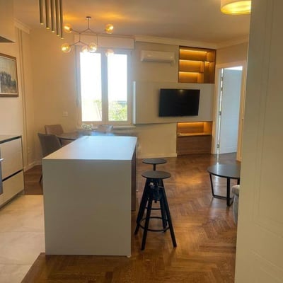 Miete einer komfortablen Dreizimmerwohnung, 87 m², Belgrad, Senjak, Serbien