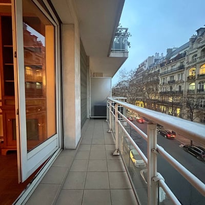Rent of a spacious three-room apartment, 115 m², Paris, 16th arrondissement, France