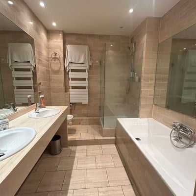 Location d’un appartement spacieux de trois pièces, 115 m², Paris, 16ᵉ arrondissement, France