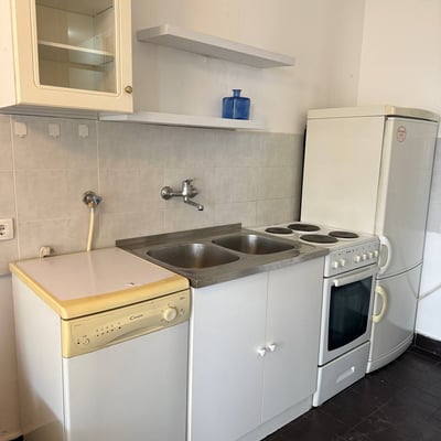 Rent of a bright one-room apartment in the city center on the Danube embankment, 43 m², Belgrade, Serbia