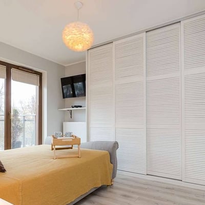 Rent of a spacious four-room apartment with a garage, 86 m², Warsaw, Mokotów, Poland