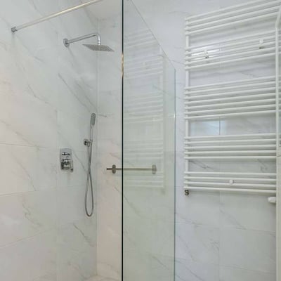 Rent of a spacious four-room apartment with a garage, 86 m², Warsaw, Mokotów, Poland