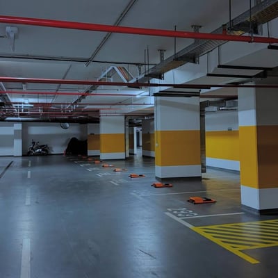 Rent of a spacious two-room apartment in the city center, 63 m², Belgrade, Serbia