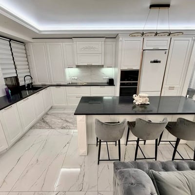 Rent of a new modern three-room apartment in the city center, 90 m², Chișinău, Moldova