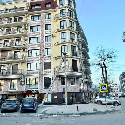 Location d’un appartement moderne et neuf de trois pièces en centre-ville, 90 m², Chișinău, Moldavie