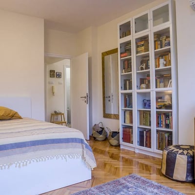 Alquiler de un apartamento luminoso y acogedor de tres ambientes de 75 m² en el centro de la ciudad, Belgrado, Serbia