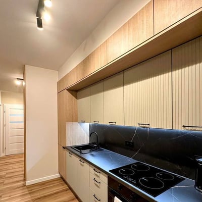 Miete einer modernen Dreizimmerwohnung mit 50 m² im Stadtteil Nadodrze, Breslau, Polen