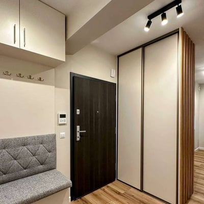 Miete einer modernen Dreizimmerwohnung mit 50 m² im Stadtteil Nadodrze, Breslau, Polen