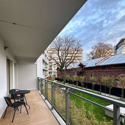 Miete einer modernen Dreizimmerwohnung mit 50 m² im Stadtteil Nadodrze, Breslau, Polen