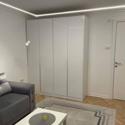 Location d’un appartement moderne de deux pièces de 52 m² en centre-ville, Belgrade, Serbie