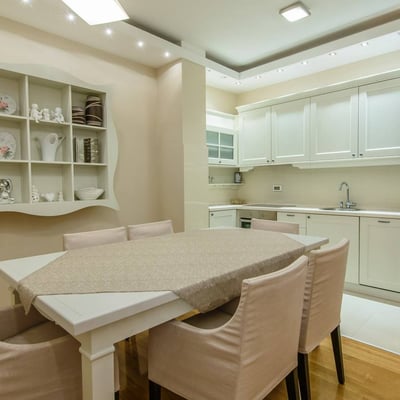 Аренда светлой трехкомнатной квартиры 100 м² в центре города, Белград, Сербия