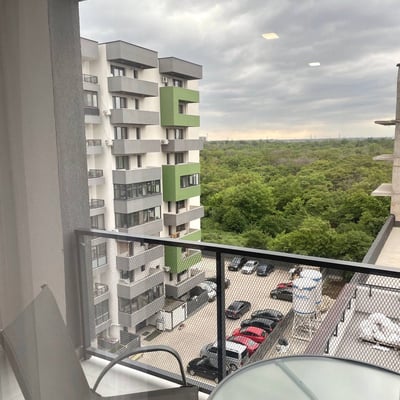 Location d’un superbe appartement d’une pièce avec fenêtres panoramiques, secteur 6, Bucarest, Roumanie