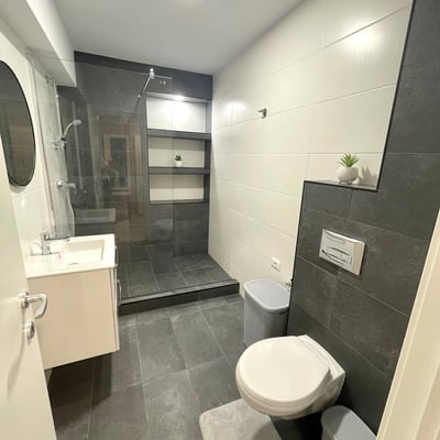 Location d’un superbe appartement d’une pièce avec fenêtres panoramiques, secteur 6, Bucarest, Roumanie