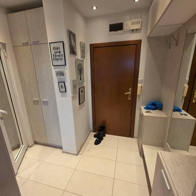 Аренда уютной двухкомнатной квартиры в районе Славейков, Бургас, Болгария