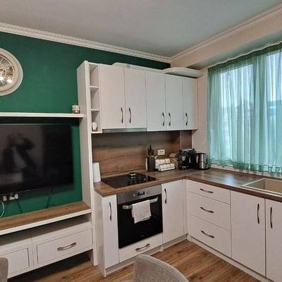 Аренда просторной трехкомнатной квартиры в центре, Бургас, Болгария