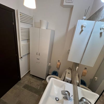 Location d’un appartement lumineux et meublé de deux pièces près du parc Titan, Bucarest, Roumanie