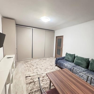 Rent of a comfortable two-room apartment, 65 m², Casa de Cultura, Constanța, Romania