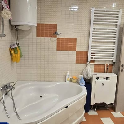 Rent of a spacious three-room apartment, 72 m², in the center of Vračar, Belgrade, Serbia