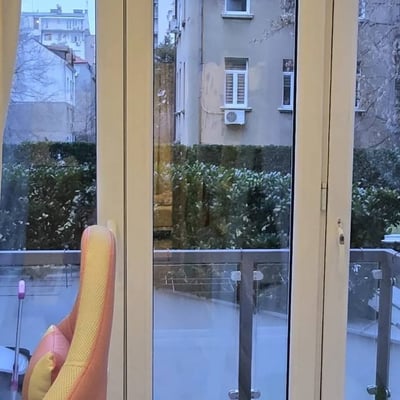 Rent of a spacious three-room apartment, 72 m², in the center of Vračar, Belgrade, Serbia