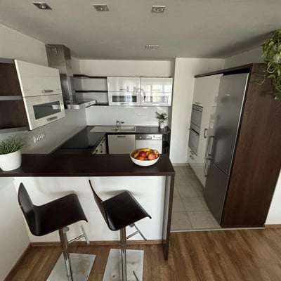 Rent of a spacious 3-room apartment, 81 m², in Nové Mesto, Bratislava, Slovakia