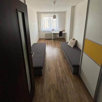 Rent of a spacious 3-room apartment, 81 m², in Nové Mesto, Bratislava, Slovakia