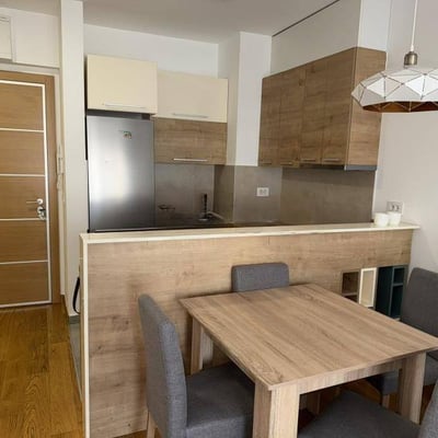 Miete einer 2-Zimmer-Wohnung mit 50 m² im Wohnkomplex Voždove kapije, Voždovac, Belgrad, Serbien