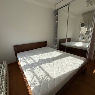 Rent of a bright 3-room apartment, 54 m², in a new building in the center of Belgrade, Serbia