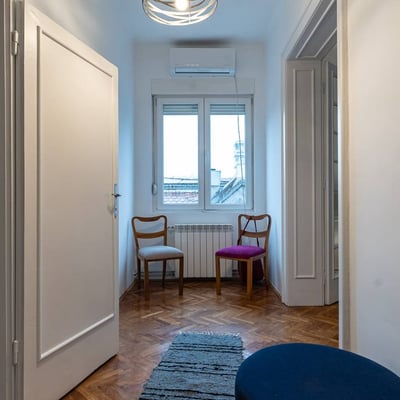 Аренда двухкомнатной квартиры 53 м² с новым ремонтом напротив парка Ташмайдан, Белград, Сербия