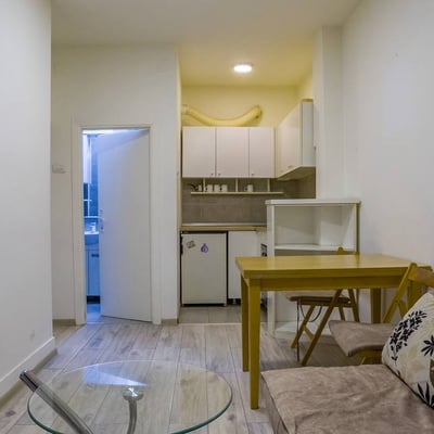 Rent of a comfortable 3-room apartment, 49 m², in the center of Belgrade, Serbia