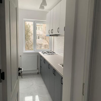 Rent of a comfortable renovated 3-room apartment, 70 m², Tomis Nord, Constanța, Romania