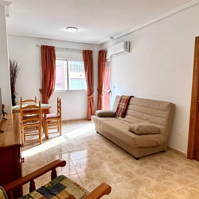 Location d’un appartement confortable de 2 chambres avec piscine à Torrevieja, Espagne