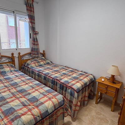 Location d’un appartement confortable de 2 chambres avec piscine à Torrevieja, Espagne