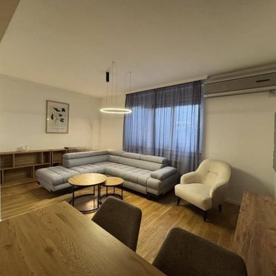 Rent of a bright 3-room apartment, 65 m², newly renovated, Vračar, Belgrade, Serbia