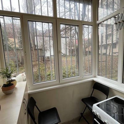 Аренда уютной меблированной трехкомнатной квартиры 77 м² во Врачаре, Белград, Сербия