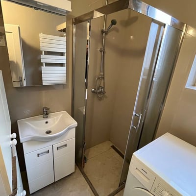 Аренда уютной меблированной трехкомнатной квартиры 77 м² во Врачаре, Белград, Сербия