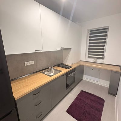 Alquiler de un apartamento moderno y luminoso de 1 habitación en Chiajna, Bucarest, Rumanía