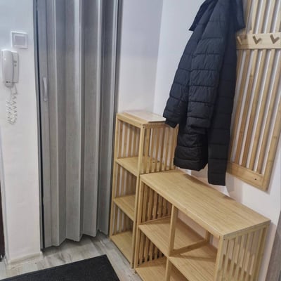 Location d’un appartement meublé de 2 pièces, 50 m², près de la station de métro Eroii Revoluției, Bucarest, Roumanie