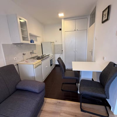 Rent of a bright 1-room apartment, 43 m², in the center of Belgrade, Serbia