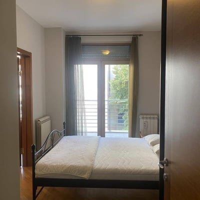 Miete einer hellen 2-Zimmer-Wohnung, 65 m², im Zentrum von Belgrad, Serbien
