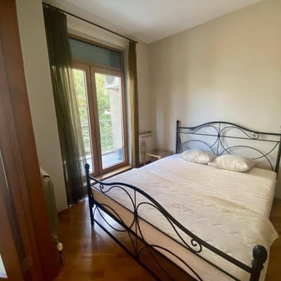 Miete einer hellen 2-Zimmer-Wohnung, 65 m², im Zentrum von Belgrad, Serbien