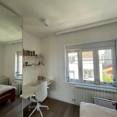 Miete einer stilvollen, hellen 2-Zimmer-Wohnung, 56 m², im Zentrum von Vračar, Belgrad, Serbien