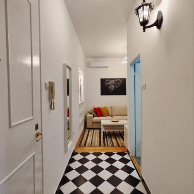 Аренда двухкомнатной квартиры с новым ремонтом, 44 м², напротив парка Ташмайдан, Белград, Сербия