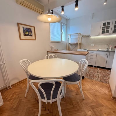 Miete einer hellen 3-Zimmer-Wohnung mit schönem Ausblick, 78 m², Belgrad, Serbien