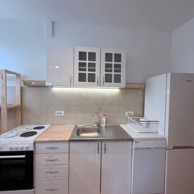 Miete einer hellen 3-Zimmer-Wohnung mit schönem Ausblick, 78 m², Belgrad, Serbien