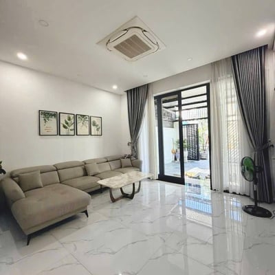 Alquiler de una moderna y nueva villa amueblada, 320 m², Nha Trang, Vietnam