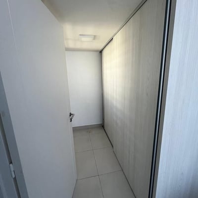 Miete einer modernen 2-Zimmer-Wohnung mit Balkon, Belgrano, Buenos Aires, Argentinien