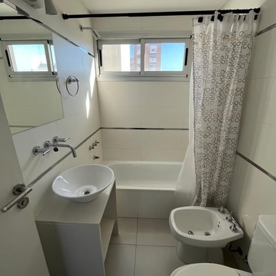 Alquiler de un moderno apartamento de 2 habitaciones con balcón, Belgrano, Buenos Aires, Argentina